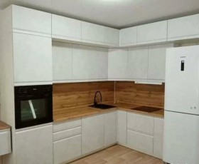 Модульная кухня Бруклин 2.4 x 2 м (Бетон белый) в Бердске - berdsk.katalogmebeli.com | фото 15